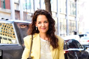 i-Katie-Holmes-molis-iiothetise