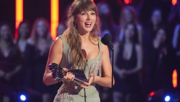 Η Taylor Swift επαναφέρει το εμβληματικό της χτένισμα του 2016