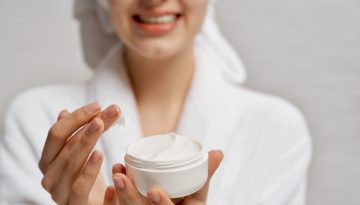 Η ιδανική περιποίηση για λαμπερή επιδερμίδα πριν έρθει η άνοιξη
