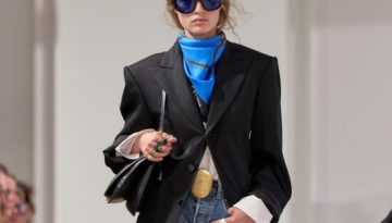 Η νέα ζώνη της Celine κάνει κάθε look να δείχνει πολύ πιο cool