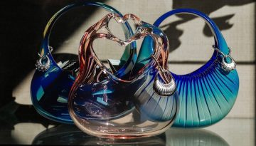 Οι πιο απίθανες τσάντες που θα δεις φέτος είναι από κρύσταλλο
