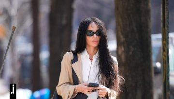 Η Ζόι Κράβιτζ φόρεσε την πιο στιλάτη και άνετη εναλλακτική των κλασικών loafers και ξέρουμε πώς θα αντιγράψεις το στιλ της
