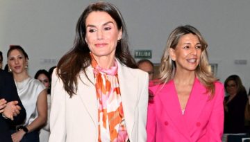 Κοστούμι: Η Βασίλισσα Letizia σου δείχνει πως θα το φορέσεις στην Ανάσταση