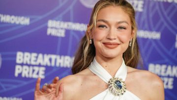 Τα blurred lips είναι τάση, αλλά η Gigi Hadid αποδεικνύει τη δύναμη των vintage χειλιών