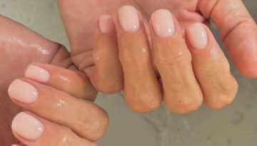 Τα nude nails είναι in για την άνοιξη -πώς θα βρείτε την ιδανική για εσάς απόχρωση
