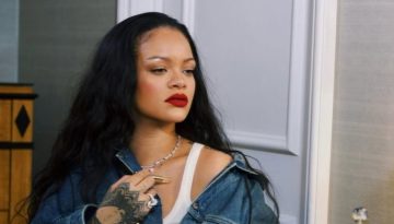 Θέλεις να μυρίζεις σαν τη Rihanna; Αυτά είναι τα 3 αρώματα δεν αποχωρίζεται ποτέ