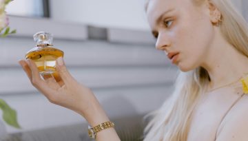 Τι είναι τα K-fragrances, τα «second skin» αρώματα που σηματοδοτούν μια νέα οσφρητική εποχή;