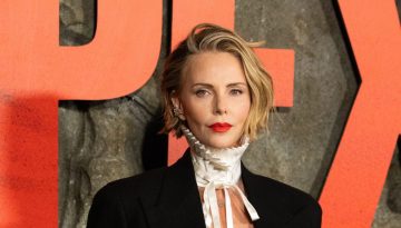 Το γαλλικό μανικιούρ της Charlize Theron είναι για copy paste