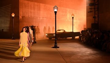 Dior: H πρώτη cruise συλλογή του Jonathan Anderson γιόρταζε την ιστορική σχέση του οίκου με τη μεγάλη οθόνη
