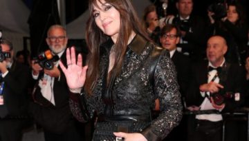 H Monica Belucci συνδύασε ένα μαύρο Fendi φόρεμα με τα αγαπημένα της platform heels