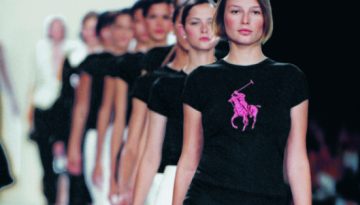 Ralph Lauren Catwalk: το λεύκωμα που καταγράφει περισσότερες από πέντε δεκαετίες γυναικείων συλλογών του Ralph Lauren
