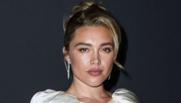 Μπλε eyeliner: Η ζωηρή πινελιά που θα απογειώσει τα καλοκαιρινά looks – Πάρε έμπνευση από την  Florence Pugh