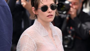 Φεστιβάλ Καννών: Η Kristen Stewart με διάφανο σύνολο Chanel στο photocall της ταινίας «Full Phil»