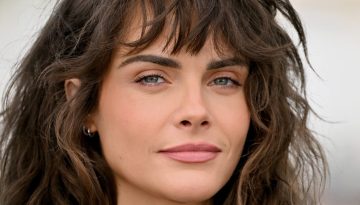 Η Cara Delevingne στις Κάννες: Το ανεπιτήδευτο κούρεμα που απογειώνει κάθε εμφάνιση