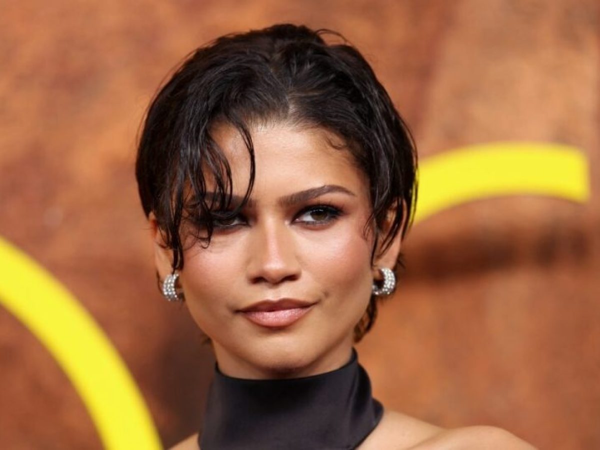 Η Zendaya στην τελευταία της φωτογράφηση υιοθέτησε beauty looks εμπνευσμένα από τις πιο εμβληματικές δεκαετίες