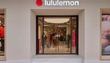 &Eta; lululemon &sigma;&tau;&eta;&nu; &Alpha;&theta;ή&nu;&alpha;: &Omicron;&upsilon;&rho;έ&sigmaf; &alpha;&pi;ό &tau;&alpha; &xi;&eta;&mu;&epsilon;&rho;ώ&mu;&alpha;&tau;&alpha; &gamma;&iota;&alpha; &tau;&omicron; &pi;&rho;ώ&tau;&omicron; &kappa;&alpha;&tau;ά&sigma;&tau;&eta;&mu;&alpha; &sigma;&tau;&eta;&nu; &Epsilon;&lambda;&lambda;ά&delta;&alpha;
