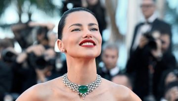 Κάννες 2026: Η Adriana Lima απογείωσε το glam makeup με κατακόκκινα χείλη