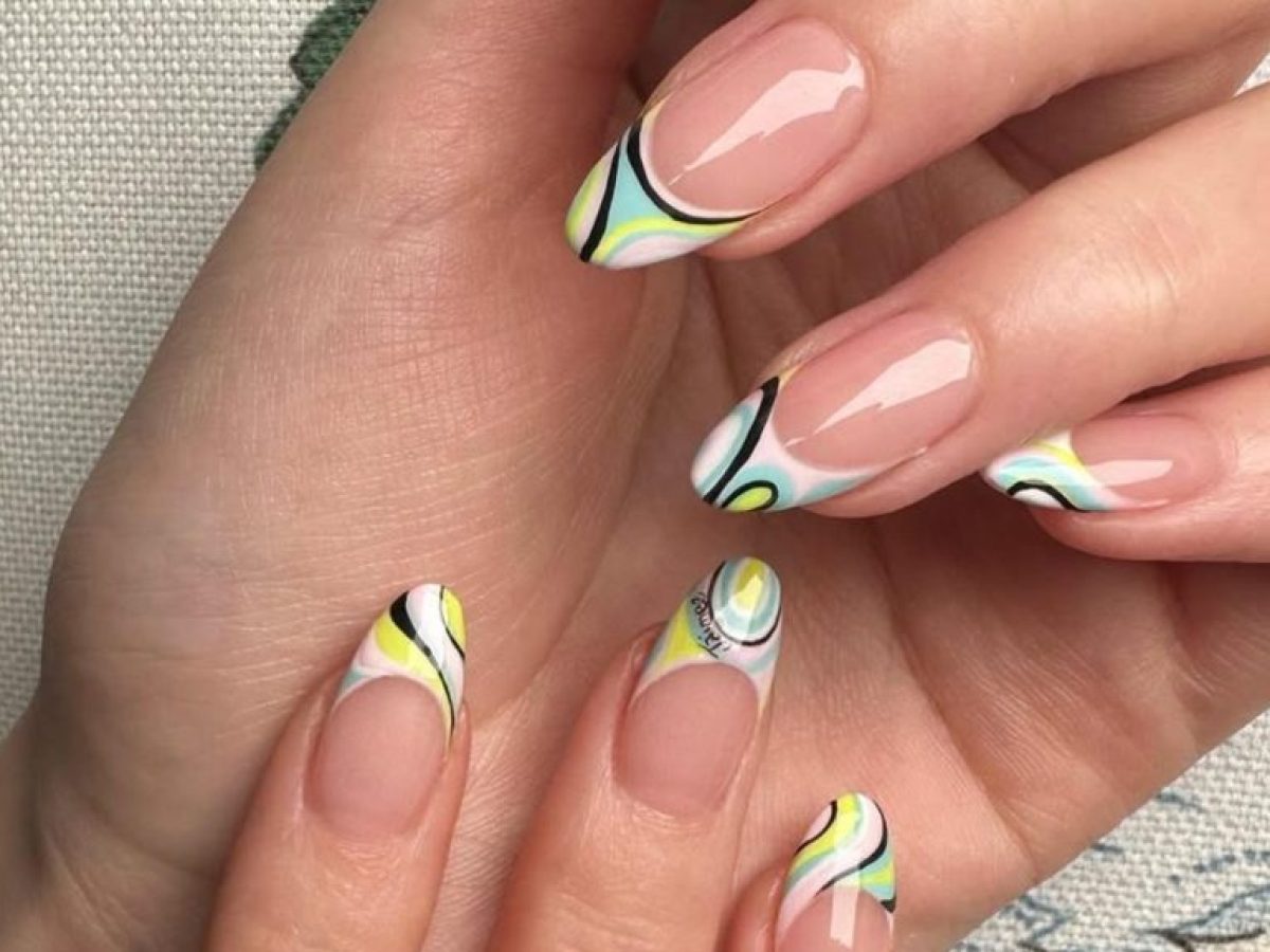 Το μανικιούρ του Μαϊου: 5 nail designs για να εμπνευστείτε