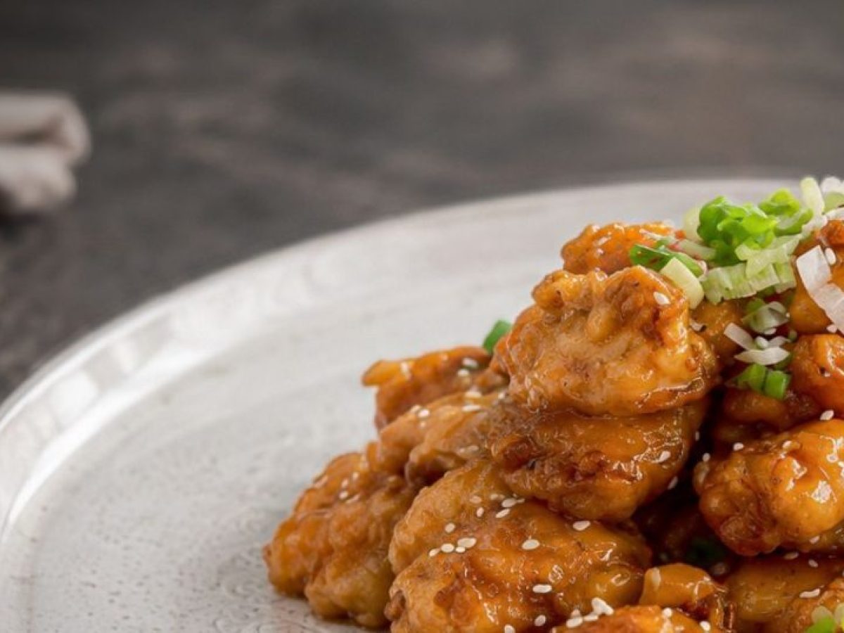 Τραγανό κοτόπουλο με honey butter sauce: Ζουμερό και crunchy, αυτό το πιάτο είναι απλά εθιστικό
