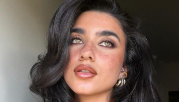 4 &lambda;&alpha;&chi;&tau;&alpha;&rho;&iota;&sigma;&tau;ά lip gloss &gamma;&iota;&alpha; &tau;&omicron; &mu;&alpha;&kappa;&iota;&gamma;&iota;ά&zeta; &tau;&omicron;&upsilon; &kappa;&alpha;&lambda;&omicron;&kappa;&alpha;&iota;&rho;&iota;&omicron;ύ