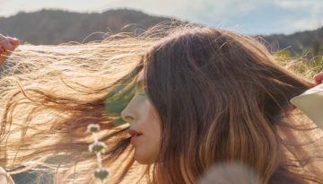 Canyon Waves: H &pi;&iota;&omicron; &alpha;&nu;έ&mu;&epsilon;&lambda;&eta; &tau;ά&sigma;&eta; &mu;&alpha;&lambda;&lambda;&iota;ώ&nu; &tau;&omicron;&upsilon; &kappa;&alpha;&lambda;&omicron;&kappa;&alpha;&iota;&rho;&iota;&omicron;ύ έ&rho;&chi;&epsilon;&tau;&alpha;&iota; &alpha;&pi;ό &tau;&eta;&nu; &Kappa;&alpha;&lambda;&iota;&phi;ό&rho;&nu;&iota;&alpha;
