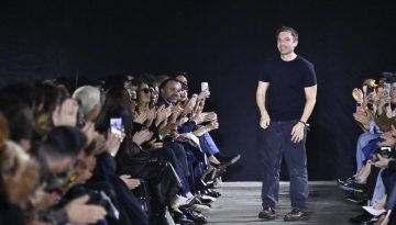 Rabanne: &Omicron; Julien Dossena &alpha;&pi;&omicron;&chi;&omega;&rho;&epsilon;ί &mu;&epsilon;&tau;ά &alpha;&pi;ό 13 &chi;&rho;ό&nu;&iota;&alpha;