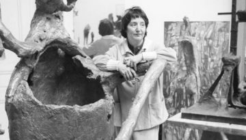 Germaine Richier: &Eta; &delta;&iota;&epsilon;&theta;&nu;ώ&sigmaf; &alpha;&nu;&alpha;&gamma;&nu;&omega;&rho;&iota;&sigma;&mu;έ&nu;&eta; &gamma;&lambda;ύ&pi;&tau;&rho;&iota;&alpha; &alpha;&pi;ό &tau;&alpha; &mu;έ&sigma;&alpha; &tau;&omicron;&upsilon; 20&omicron;&upsilon; &alpha;&iota;ώ&nu;&alpha; &epsilon;ί&chi;&epsilon; &sigma;&tau;&rho;&alpha;&mu;&mu;έ&nu;&omicron; &tau;&omicron; &beta;&lambda;έ&mu;&mu;&alpha; &sigma;&epsilon; έ&nu;&alpha; &mu;έ&lambda;&lambda;&omicron;&nu; έ&mu;&phi;&upsilon;&lambda;&eta;&sigmaf; &iota;&sigma;ό&tau;&eta;&tau;&alpha;&sigmaf; &ndash; Marie Claire