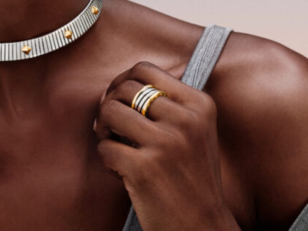 H Bvlgari επαναφέρει τον συνδυασμό πολύτιμου χρυσού και βιομηχανικού ατσαλιού στις signature συλλογές της