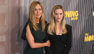 H &delta;&upsilon;&nu;&alpha;&mu;&iota;&kappa;ή &tau;&omicron;&upsilon; &mu;&alpha;ύ&rho;&omicron;&upsilon;: Jennifer Aniston &kappa;&alpha;&iota; Reese Witherspoon &alpha;&pi;έ&delta;&epsilon;&iota;&xi;&alpha;&nu; &tau;&eta; &delta;&iota;&alpha;&chi;&rho;&omicron;&nu;&iota;&kappa;ή &kappa;&omicron;&mu;&psi;ό&tau;&eta;&tau;ά &tau;&omicron;&upsilon;