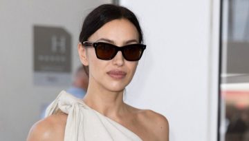 Irina Shayk: &Tau;&alpha; 3 &pi;&alpha;&pi;&omicron;ύ&tau;&sigma;&iota;&alpha; &pi;&omicron;&upsilon; &pi;&alpha;ί&rho;&nu;&epsilon;&iota; &mu;&alpha;&zeta;ί &tau;&eta;&sigmaf; &sigma;&epsilon; &kappa;ά&theta;&epsilon; &kappa;&alpha;&lambda;&omicron;&kappa;&alpha;&iota;&rho;&iota;&nu;ό getaway