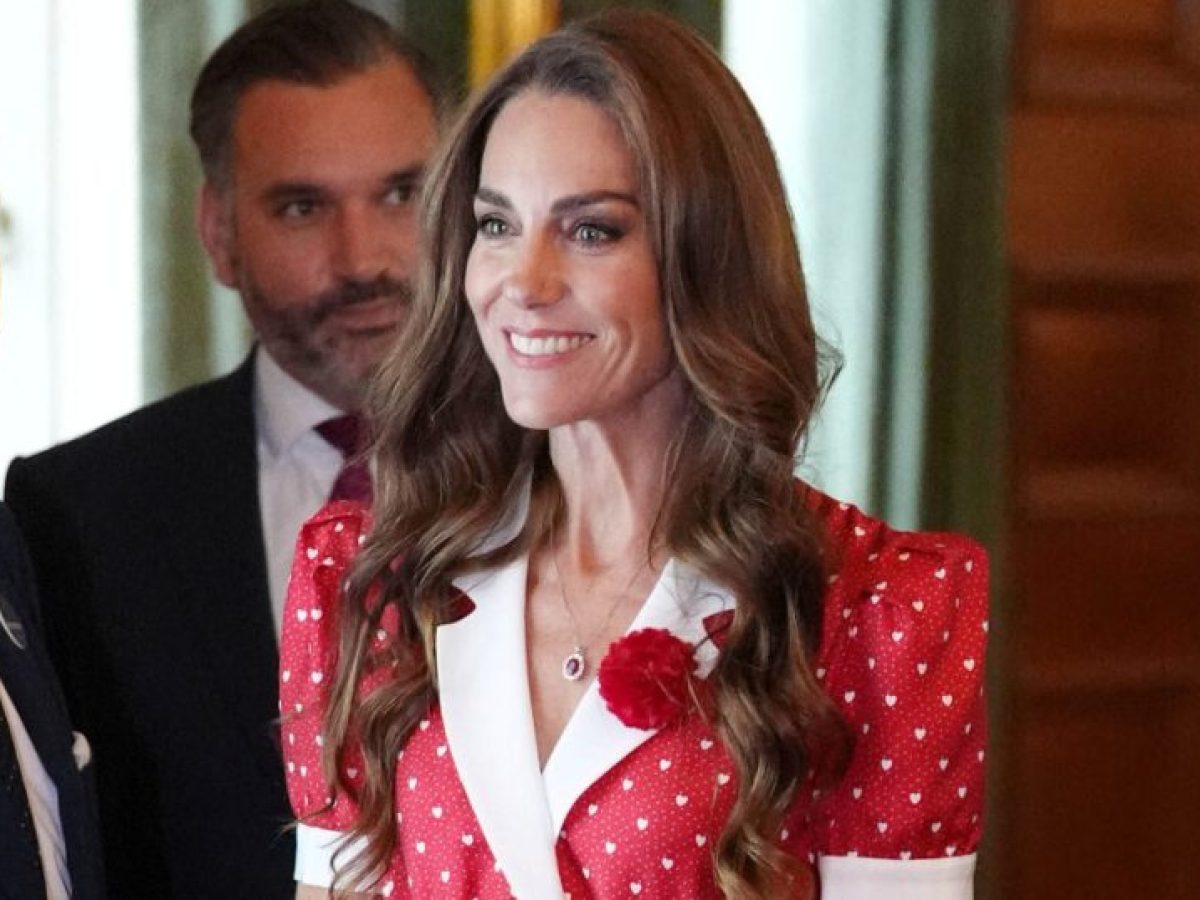 Kate Middleton: Η εμφάνιση με tea dress που ξεχώρισε σε μια ιδιαίτερα συγκινητική βασιλική εκδήλωση