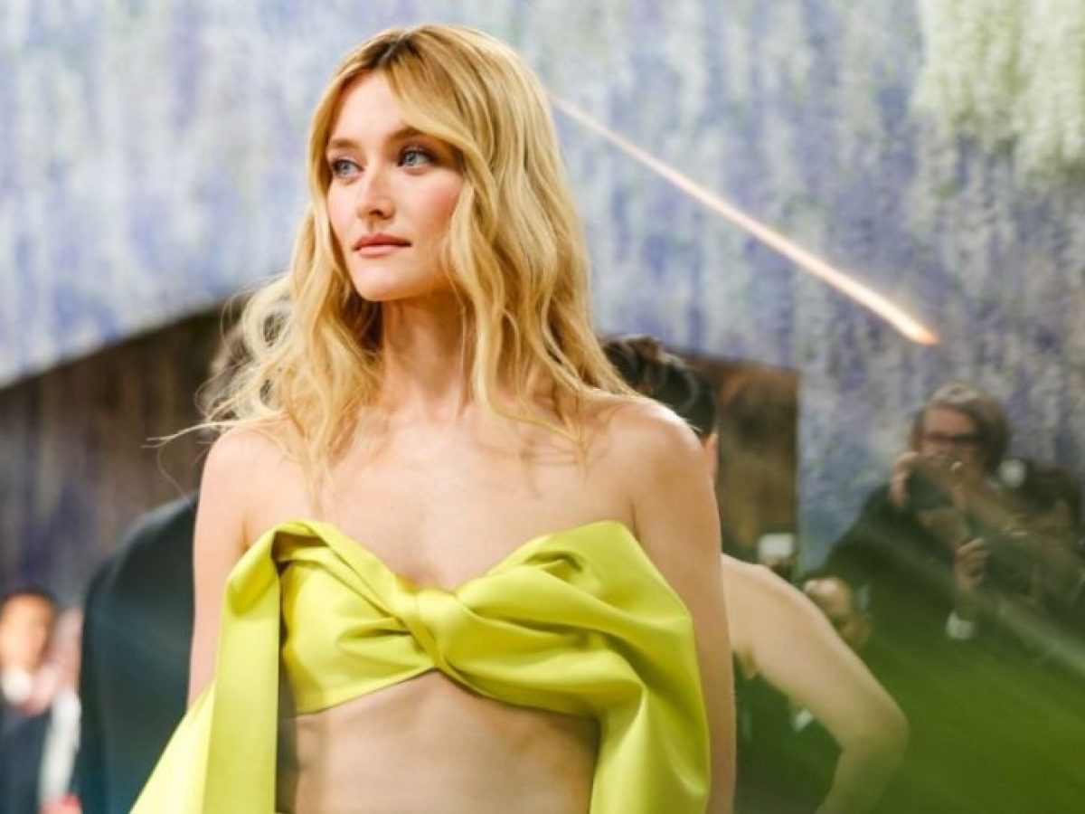 Sarah Pidgeon: Εμφανίστηκε στα Gotham TV Awards με το πιο minimal-chic beauty look