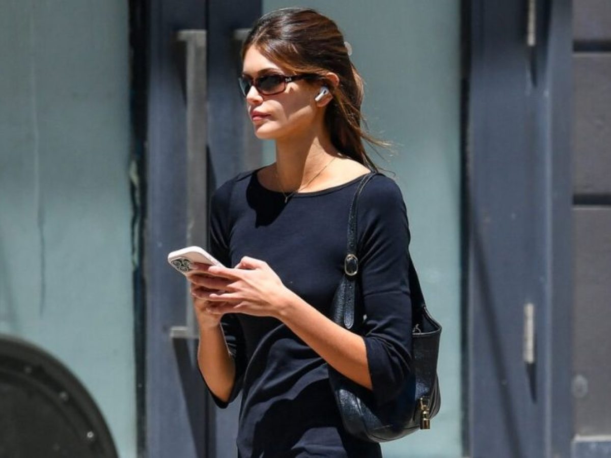 T-shirt dress: Είναι η πιο έξυπνη επιλογή για τις πρώτες εβδομάδες του καλοκαιριού