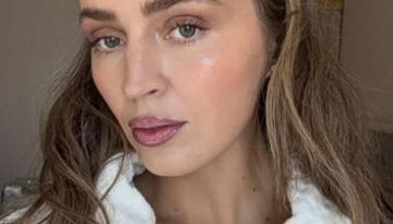 Summer Makeup: &Pi;ώ&sigmaf; &nu;&alpha; &mu;&eta;&nu; &laquo;&lambda;&iota;ώ&nu;&epsilon;&iota;&raquo; &tau;&omicron; &mu;&alpha;&kappa;&iota;&gamma;&iota;ά&zeta; &sigma;&tau;&eta; &zeta;έ&sigma;&tau;&eta;