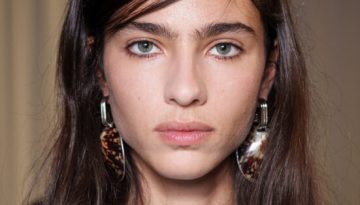 &Tau;&omicron; trick &gamma;&iota;&alpha; &tau;έ&lambda;&epsilon;&iota;&alpha; &epsilon;&phi;&alpha;&rho;&mu;&omicron;&gamma;ή &tau;&eta;&sigmaf; mascara &chi;&omega;&rho;ί&sigmaf; &kappa;&alpha;&theta;ό&lambda;&omicron;&upsilon; &kappa;ό&mu;&pi;&omicron;&upsilon;&sigmaf; &sigma;&tau;&iota;&sigmaf; &beta;&lambda;&epsilon;&phi;&alpha;&rho;ί&delta;&epsilon;&sigmaf; &ndash; Marie Claire