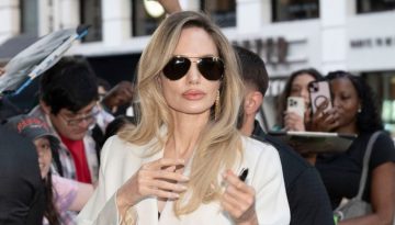 &Alpha;&nu;&tau;&zeta;&epsilon;&lambda;ί&nu;&alpha; &Tau;&zeta;&omicron;&lambda;ί: &Epsilon;&kappa;&theta;&alpha;&mu;&beta;&omega;&tau;&iota;&kappa;ή &sigma;&tau;&eta;&nu; &pi;&rho;&epsilon;&mu;&iota;έ&rho;&alpha; &tau;&eta;&sigmaf; &tau;&alpha;&iota;&nu;ί&alpha;&sigmaf; &pi;&omicron;&upsilon; &epsilon;&mu;&pi;&nu;έ&epsilon;&tau;&alpha;&iota; &alpha;&pi;ό &tau;&alpha; &pi;&rho;&omicron;&sigma;&omega;&pi;&iota;&kappa;ά &tau;&eta;&sigmaf; &beta;&iota;ώ&mu;&alpha;&tau;&alpha;