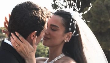&Alpha;&upsilon;&tau;ό &epsilon;ί&nu;&alpha;&iota; &tau;&omicron; bridal &mu;&alpha;&nu;&iota;&kappa;&iota;&omicron;ύ&rho; &tau;&eta;&sigmaf; Dua Lipa &kappa;&alpha;&iota; &theta;&alpha; &epsilon;&mu;&pi;&nu;&epsilon;ύ&sigma;&epsilon;&iota; &tau;&iota;&sigmaf; &nu;ύ&phi;&epsilon;&sigmaf; &tau;&eta;&sigmaf; &sigma;&epsilon;&zeta;ό&nu;