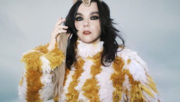 &Eta; Bj&ouml;rk &epsilon;&pi;έ&lambda;&epsilon;&xi;&epsilon; Bottega Veneta &gamma;&iota;&alpha; &tau;&eta;&nu; &pi;&rho;&epsilon;&mu;&iota;έ&rho;&alpha; &tau;&eta;&sigmaf; έ&kappa;&theta;&epsilon;&sigma;&eta;&sigmaf; Bj&ouml;rk: Echolalia