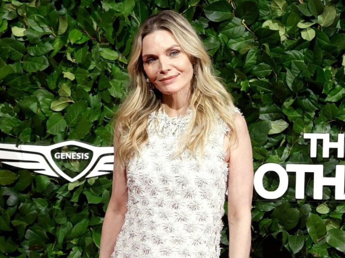 Η Michelle Pfeiffer μάγεψε τη Νέα Υόρκη με ιβουάρ Chanel δημιουργία στα Gotham Television Awards 2026