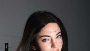 &Eta; &Kappa;&alpha;&tau;&epsilon;&rho;ί&nu;&alpha; &Mu;&pi;&alpha;&xi;&epsilon;&beta;&alpha;&nu;ά&kappa;&eta; &sigma;&tau;&omicron; JennyGr: &Eta; &Gamma;&eta; &tau;&eta;&sigmaf; &Epsilon;&lambda;&iota;ά&sigmaf;, &tau;&omicron; &theta;έ&alpha;&tau;&rho;&omicron; &kappa;&alpha;&iota; &tau;&omicron; &mu;&epsilon;&gamma;&alpha;&lambda;ύ&tau;&epsilon;&rho;&omicron; &sigma;&tau;&epsilon;&rho;&epsilon;ό&tau;&upsilon;&pi;&omicron; &gamma;&iota;&alpha; &tau;&eta;&nu; Gen Z