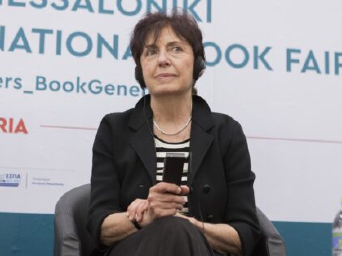 Teodora Dimova: Τα μυθιστορήματά της αποκαλύπτουν το αόρατο νήμα που συνδέει τη ζωή μας με την Ιστορία – Marie Claire