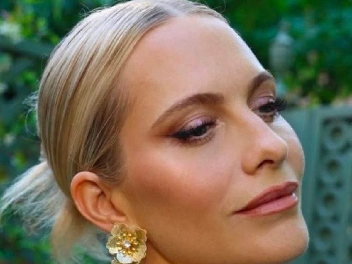 Summer Blonzing: Φυσική καλοκαιρινή λάμψη χωρίς ίχνος υπερβολής