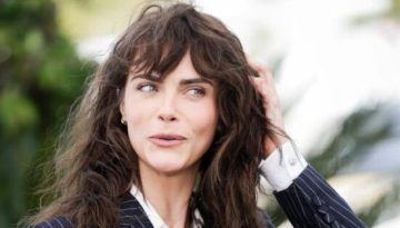 &Tau;&alpha; &mu;&epsilon;&gamma;ά&lambda;&alpha; blow-dry &tau;&omega;&nu; 80&rsquo;s &epsilon;&pi;&iota;&sigma;&tau;&rho;έ&phi;&omicron;&upsilon;&nu;: &Tau;&omicron; hair trend &pi;&omicron;&upsilon; &theta;&alpha; &delta;&omicron;ύ&mu;&epsilon; &pi;&alpha;&nu;&tau;&omicron;ύ &tau;&omicron; 2026
