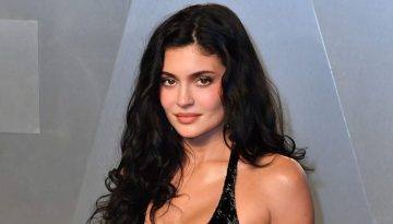 &Tau;&omicron; &kappa;&alpha;&lambda;&omicron;&kappa;&alpha;&iota;&rho;&iota;&nu;ό &mu;&alpha;&nu;&iota;&kappa;&iota;&omicron;ύ&rho; &tau;&eta;&sigmaf; Kylie Jenner &epsilon;ί&nu;&alpha;&iota; &mu;&iota;&alpha; &omega;&delta;ή &sigma;&tau;&omicron;&nu; &mu;&alpha;&xi;&iota;&mu;&alpha;&lambda;&iota;&sigma;&mu;ό