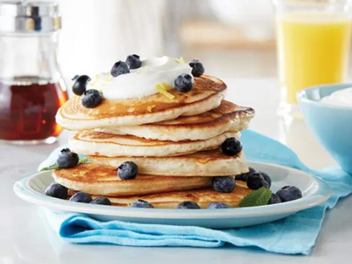 Pancakes με γιαούρτι: Η πιο απλή συνταγή για αφράτο πρωινό – Γόβα Στιλέτο