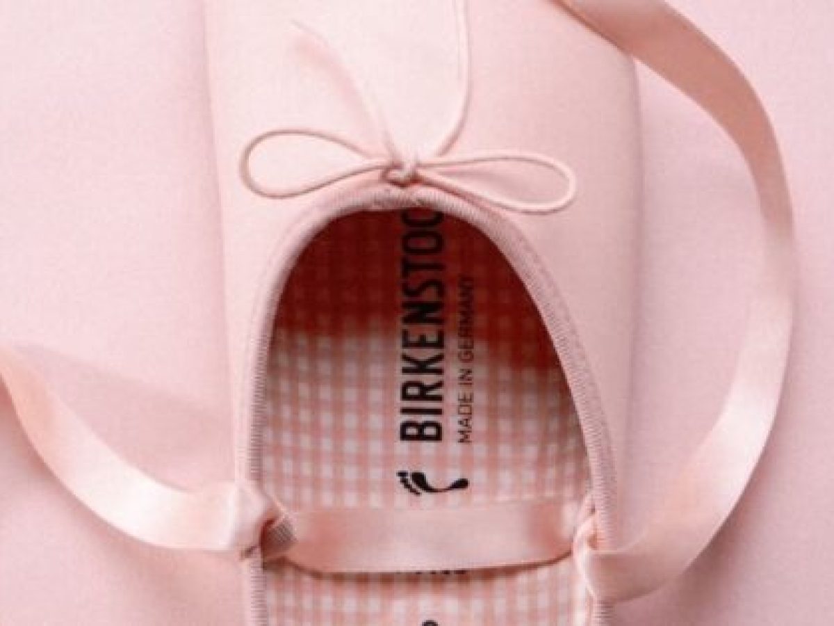 Ούτε μπαλαρίνες ούτε clogs: Η Birkenstock μόλις παρουσίασε τα σανδάλια του φετινού καλοκαιριού, σε συνεργασία με τη Repetto – Marie Claire