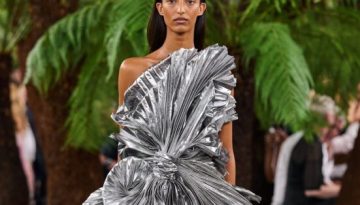 &Eta; &delta;&epsilon;ύ&tau;&epsilon;&rho;&eta; haute couture &sigma;&upsilon;&lambda;&lambda;&omicron;&gamma;ή &tau;&omicron;&upsilon; Jonathan Anderson &gamma;&iota;&alpha; &tau;&omicron;&nu; &omicron;ί&kappa;&omicron; Christian Dior &epsilon;ί&nu;&alpha;&iota; &epsilon;&mu;&pi;&nu;&epsilon;&upsilon;&sigma;&mu;έ&nu;&eta; &alpha;&pi;ό &tau;&omicron; έ&rho;&gamma;&omicron; &tau;&eta;&sigmaf; &gamma;&lambda;ύ&pi;&tau;&rho;&iota;&alpha;&sigmaf;, Lynda Benglis &ndash; Marie Claire