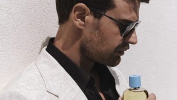 &Omicron; Theo James &pi;&rho;&omega;&tau;&alpha;&gamma;&omega;&nu;&iota;&sigma;&tau;&epsilon;ί &sigma;&tau;&eta; &nu;έ&alpha; &kappa;&alpha;&mu;&pi;ά&nu;&iota;&alpha; &tau;&omega;&nu; &alpha;&rho;&omega;&mu;ά&tau;&omega;&nu; Light Blue &tau;&omicron;&upsilon; &omicron;ί&kappa;&omicron;&upsilon; Dolce&Gabbana &ndash; Marie Claire