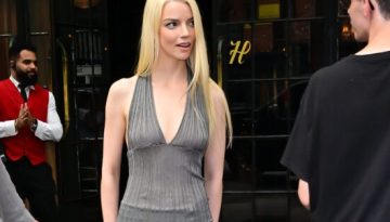 &Eta; Anya Taylor-Joy &epsilon;&pi;&alpha;&nu;&alpha;&phi;έ&rho;&epsilon;&iota; &tau;&omicron; &sigma;&tau;&upsilon;&lambda; &tau;&omega;&nu; 00s &mu;&epsilon; &tau;&omicron;&nu; &pi;&iota;&omicron; &kappa;&omicron;&mu;&psi;ό &tau;&rho;ό&pi;&omicron; &ndash; Marie Claire