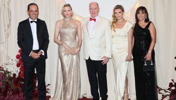 &Eta; &pi;&rho;&iota;&gamma;&kappa;ί&pi;&iota;&sigma;&sigma;&alpha; Charlene &epsilon;&nu;&tau;&upsilon;&pi;&omega;&sigma;ί&alpha;&sigma;&epsilon; &mu;&epsilon; &mu;&epsilon;&tau;&alpha;&lambda;&lambda;&iota;&zeta;έ &tau;&omicron;&upsilon;&alpha;&lambda;έ&tau;&alpha; &sigma;&tau;&omicron; 77&omicron; &Gamma;&kappa;&alpha;&lambda;ά &tau;&omicron;&upsilon; &Epsilon;&rho;&upsilon;&theta;&rho;&omicron;ύ &Sigma;&tau;&alpha;&upsilon;&rho;&omicron;ύ &sigma;&tau;&omicron; &Mu;&omicron;&nu;&alpha;&kappa;ό